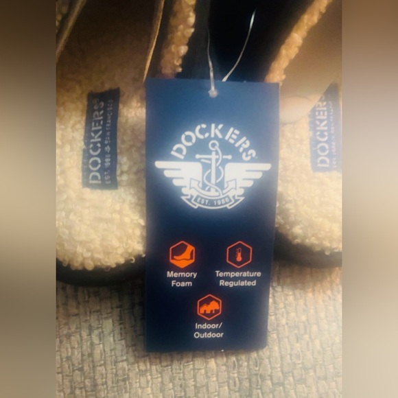 Kids Dockers Cream and Black Indoor Slippers - Picture 2 of 3